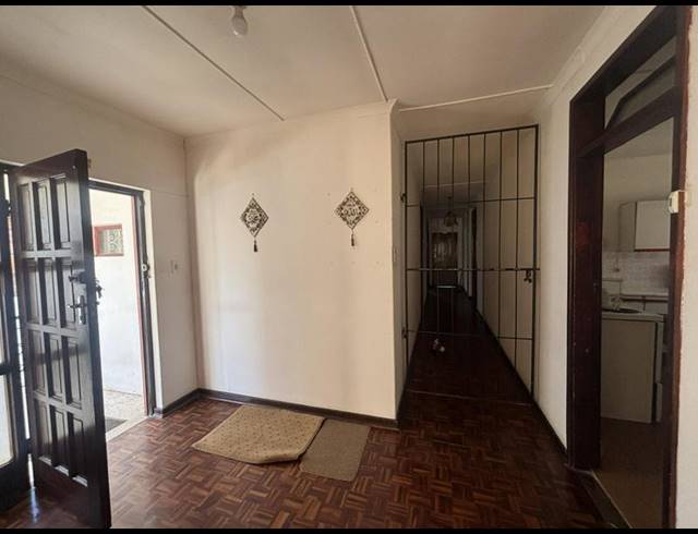 4 BEDROOM HOUSE FOR SALE IN RESERVOIR HILLS